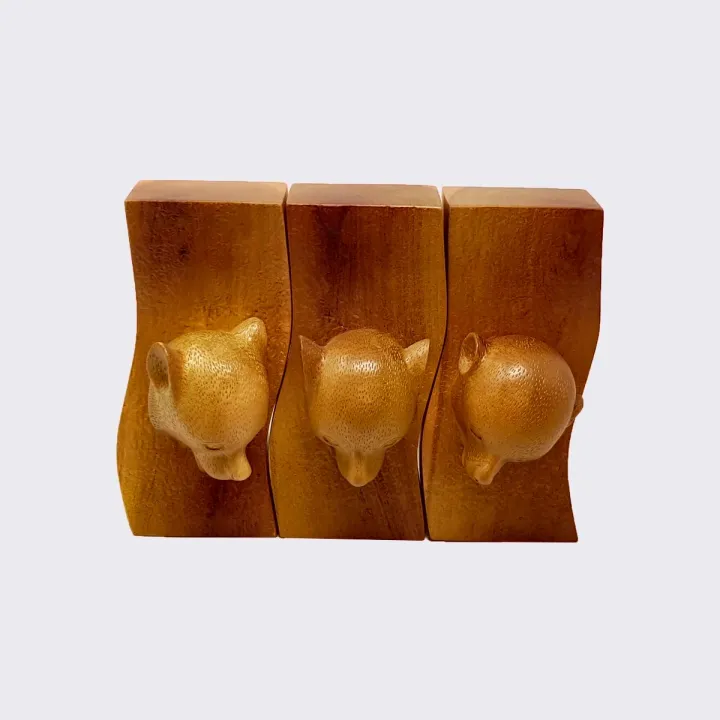 Studio shoot of the sculpture