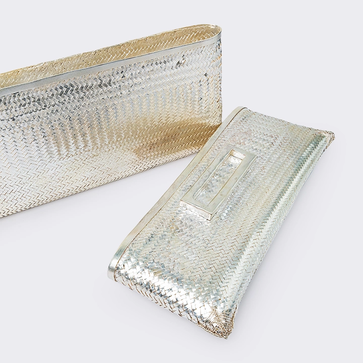 Close-up view of the Evening clutch