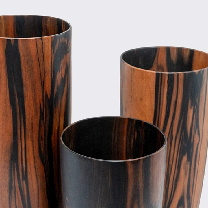 Rotating view highlighting the vase's features.