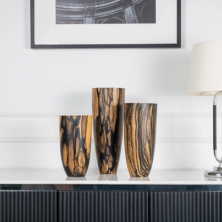 Image showcasing the vase in use.