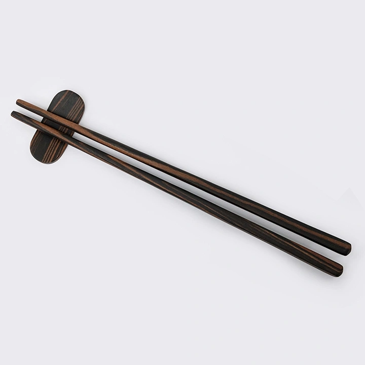 Rotating view highlighting the choopstick's features.