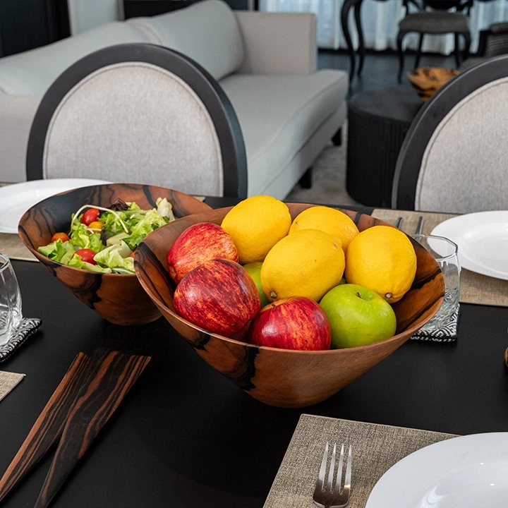 Rotating view highlighting the bowl's features