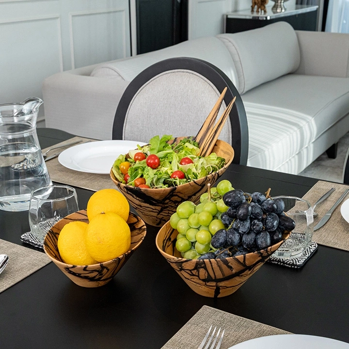 Rotating view highlighting the bowl's features