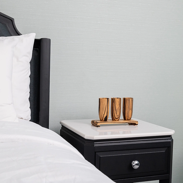 Rotating highlighting the vase's features