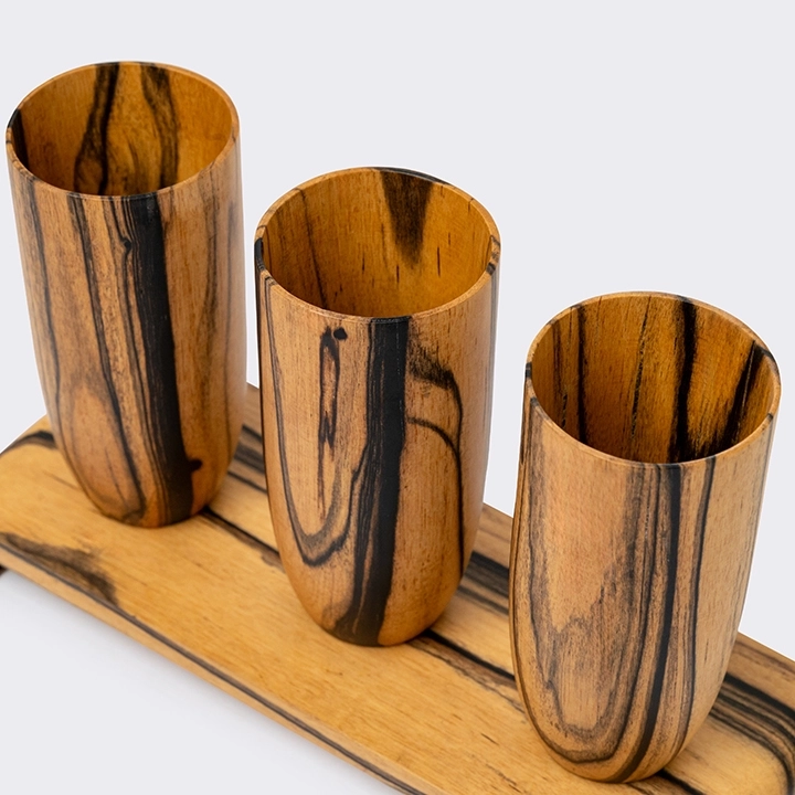 Rotating highlighting the vase's features