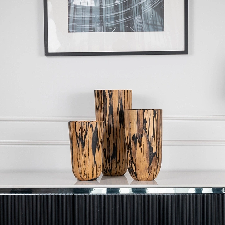 Image showcasing the vase in use.