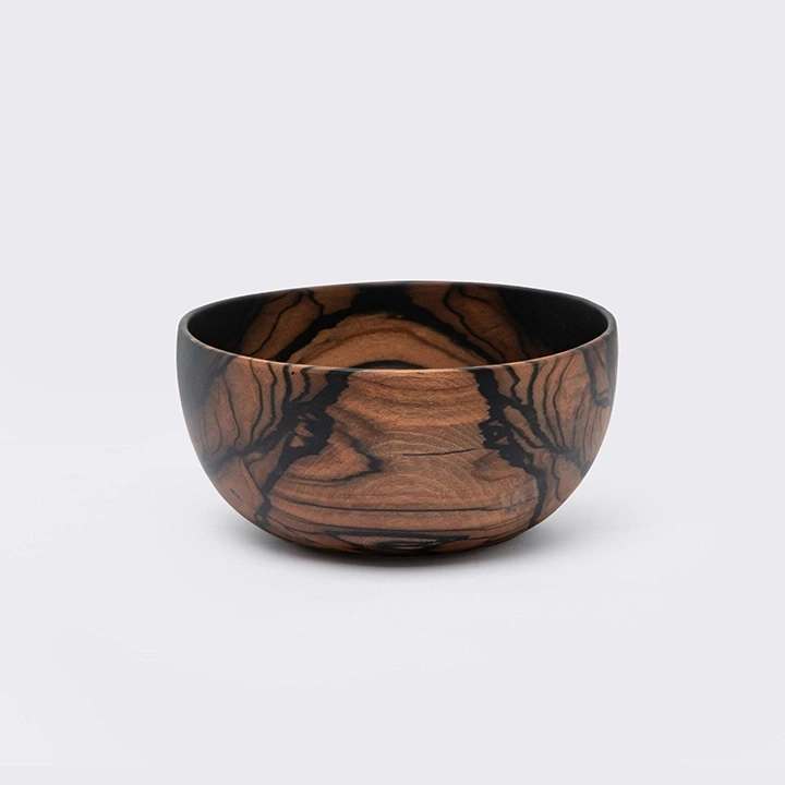 Rotating view highlighting the bowl's features