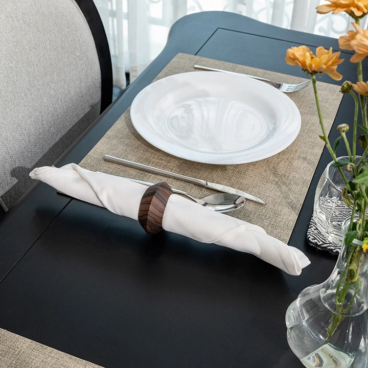 Image showcasing the Napkin rings in use.