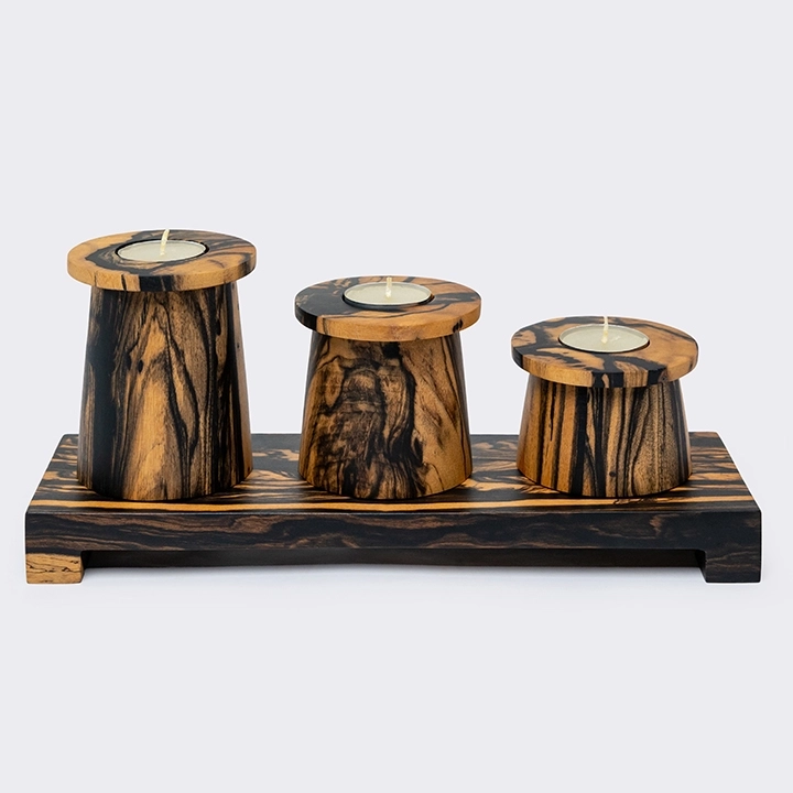 Rotating view highlighting the candle holder's features.