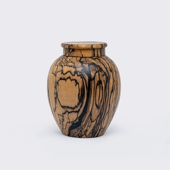 Rotating view highlighting the jar's features.