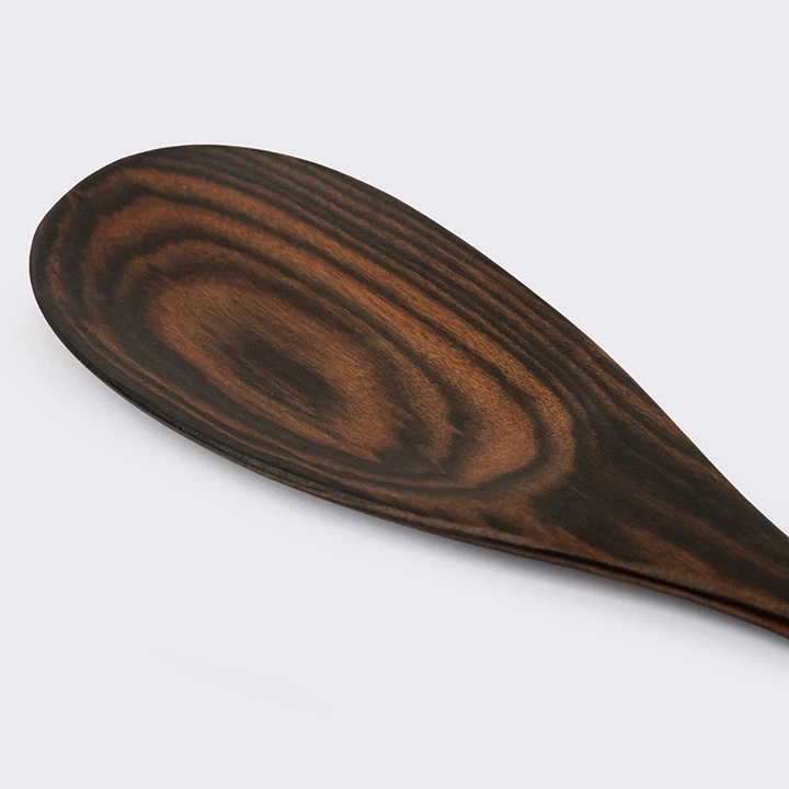 Rotating view highlighting the spoon's features