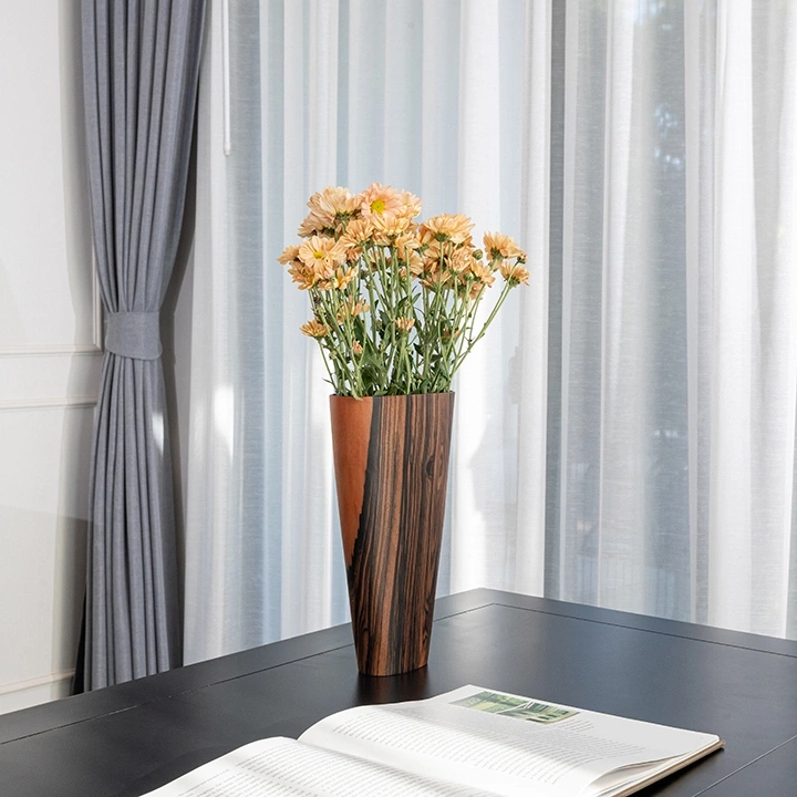 image showcasing the vase in use