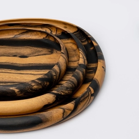 Close-up view of the plate's details.