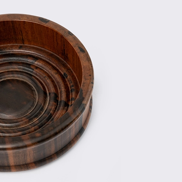 Rotating view highlighting the coaster's features