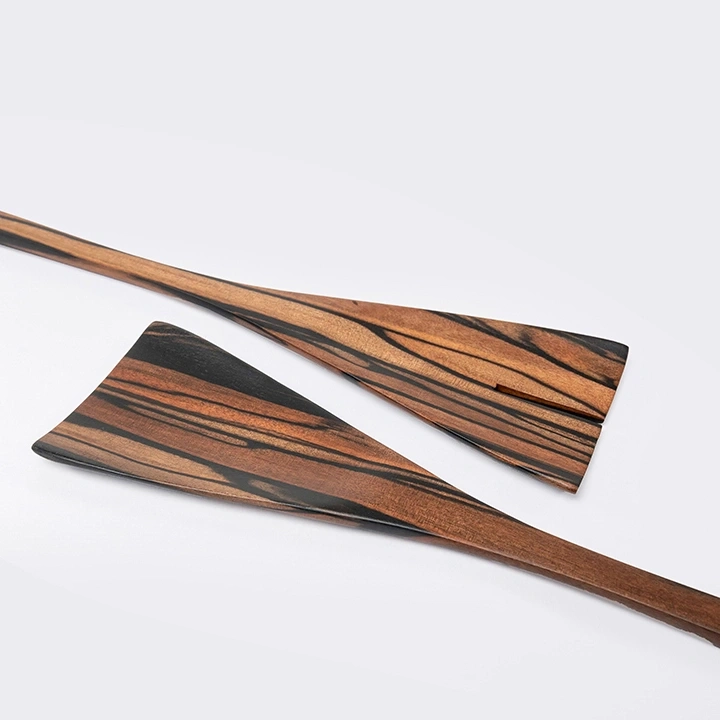 Rotating view highlighting the spoon's features