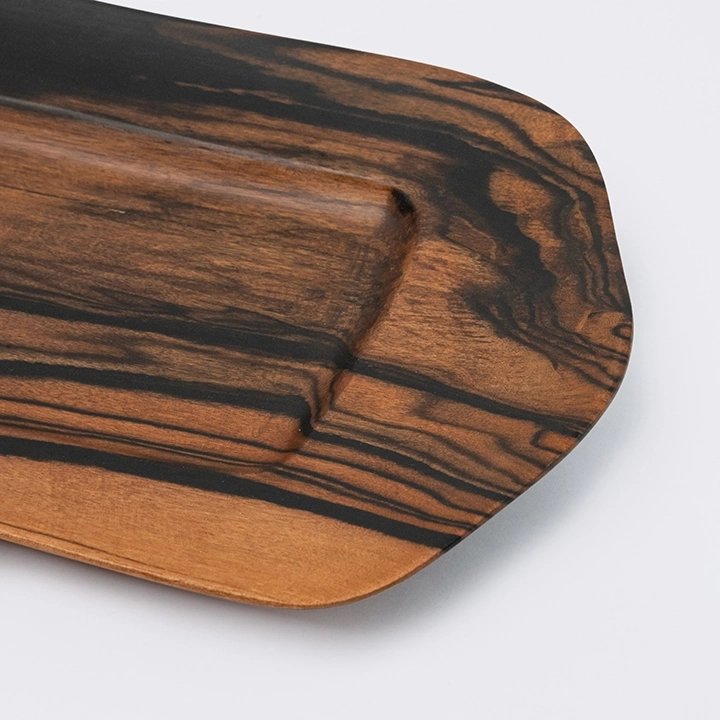 Close-up view of the trays' details.