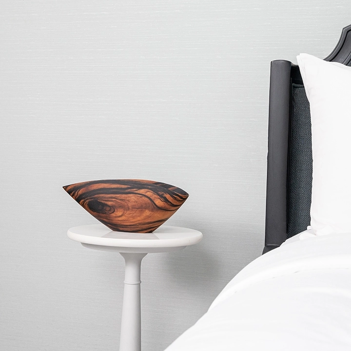 Image showcasing the vase in use.