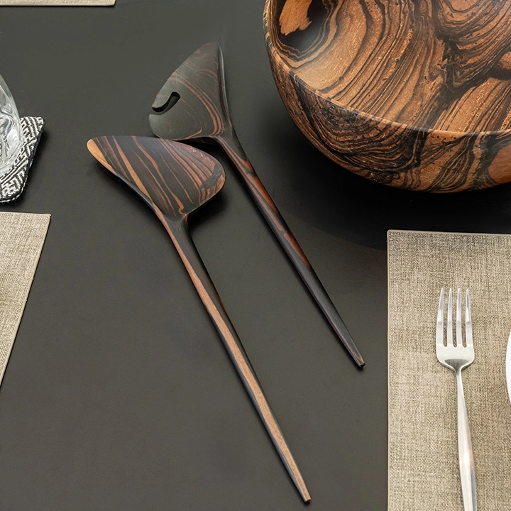 Picture in situ of the salad server