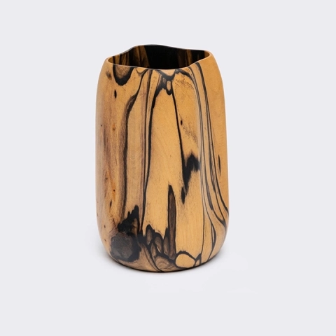 Studio shot of the vase.
