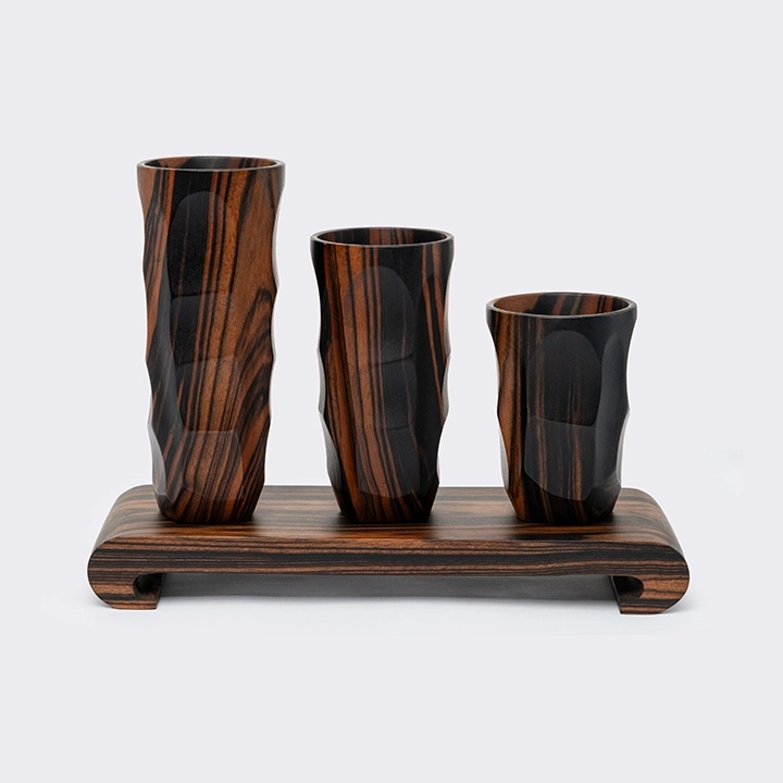 Rotating view highlighting the vase's features