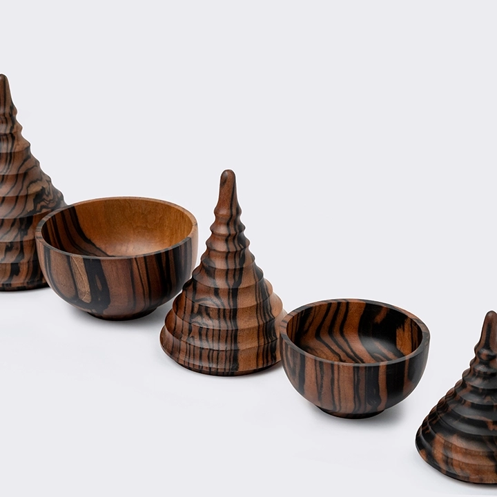 Studio picture of the conica Box