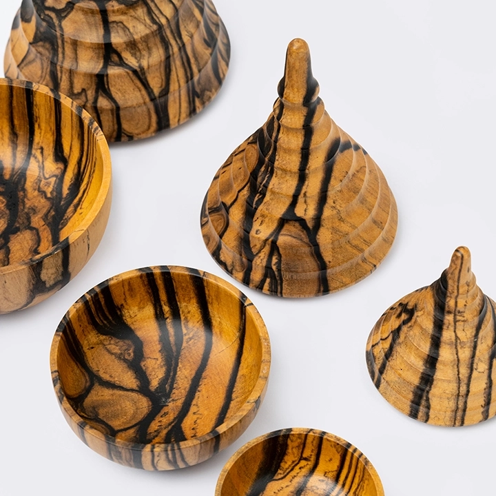 Detail Picture of the conica boxes