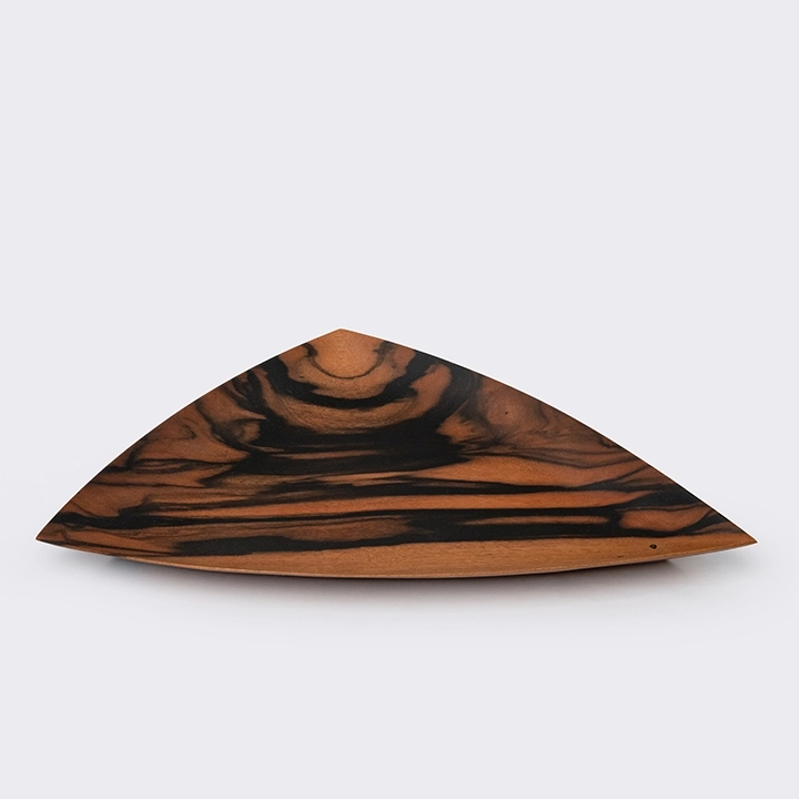 Studio picture of Water Lillies plates