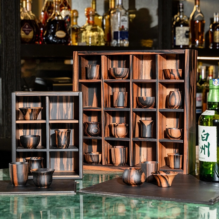 Picture in situ of sake cups Set.17 and set.7 