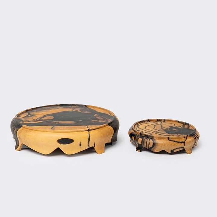 Studio picture of the round stand for Buddha set.2