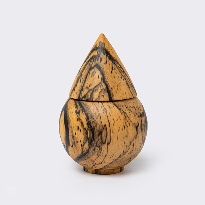 Studio picture of the Peaked Jar