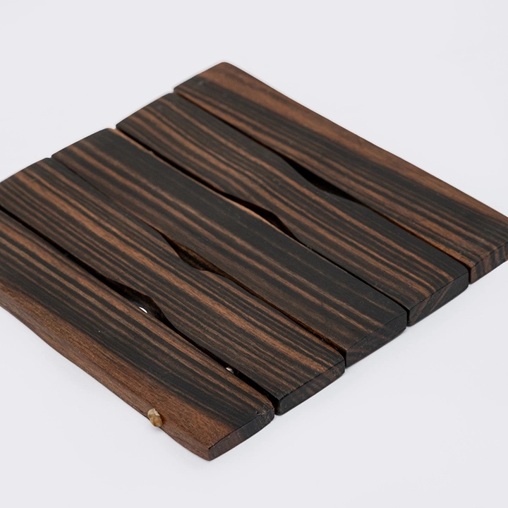 Detail studio picture of the Slatted Coaster