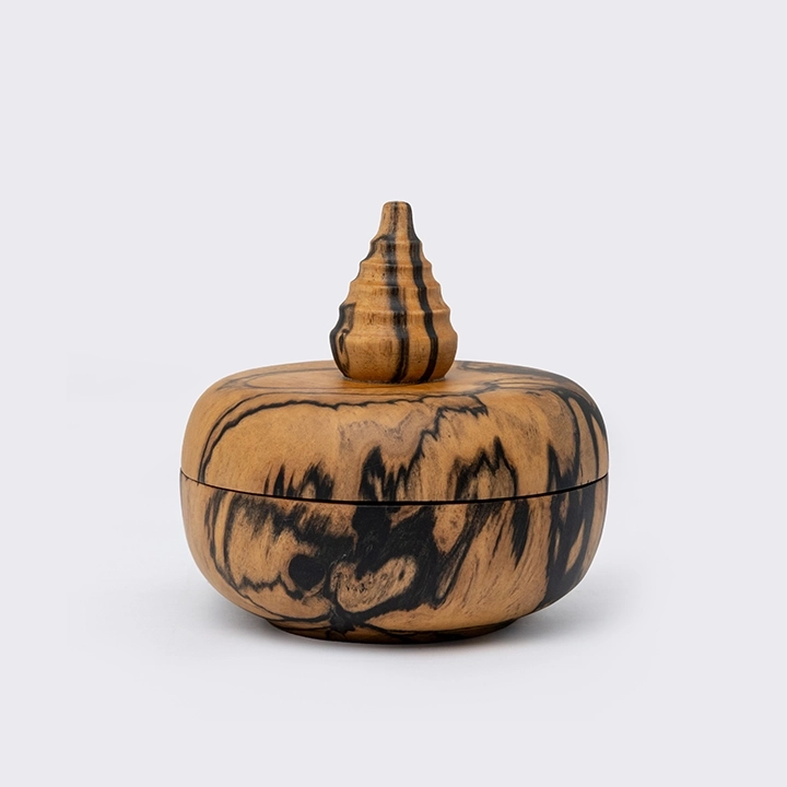 Studio picture of the Round Box 