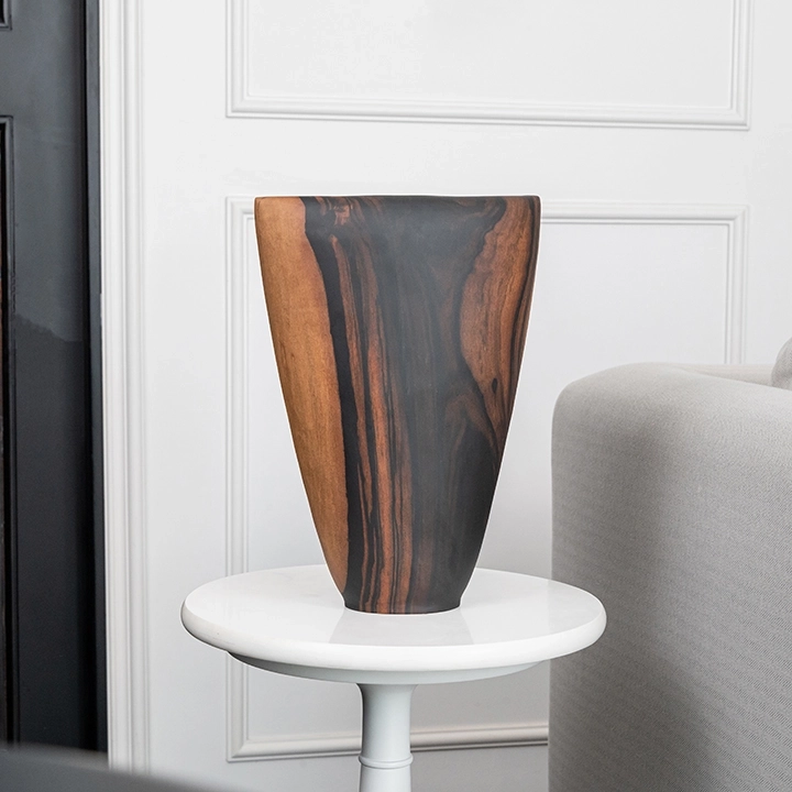 Rotating view highlighting the vase's features