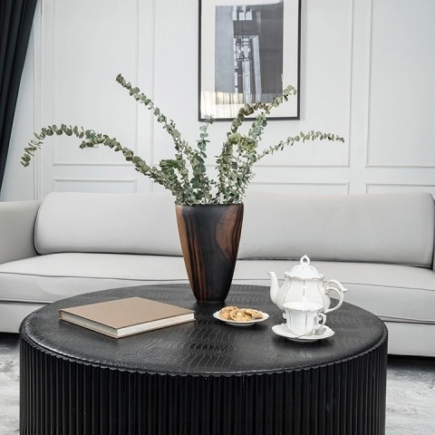 Picture in situ of the Oval Curved Edge Vase