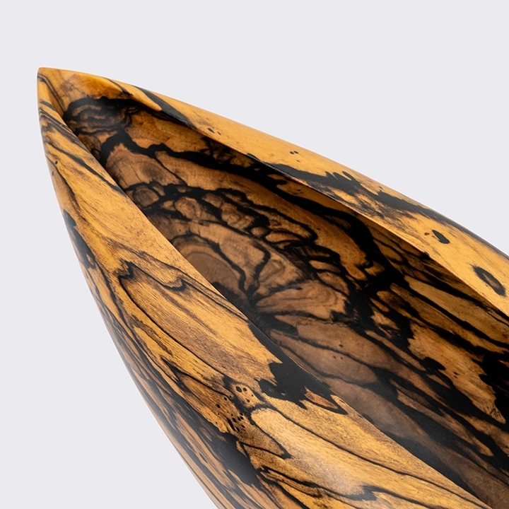 Studio picture of the Oval Curved Edge bowl