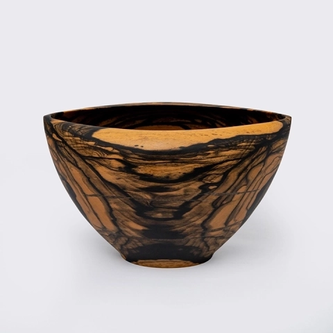 Studio picture of the Oval Curved Edge bowl