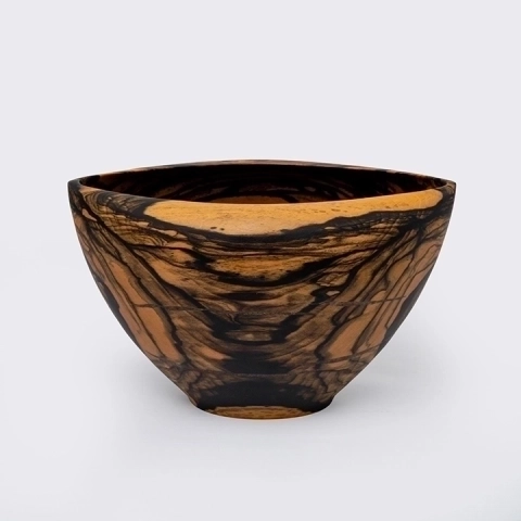 Studio picture of the Oval Curved Edge bowl