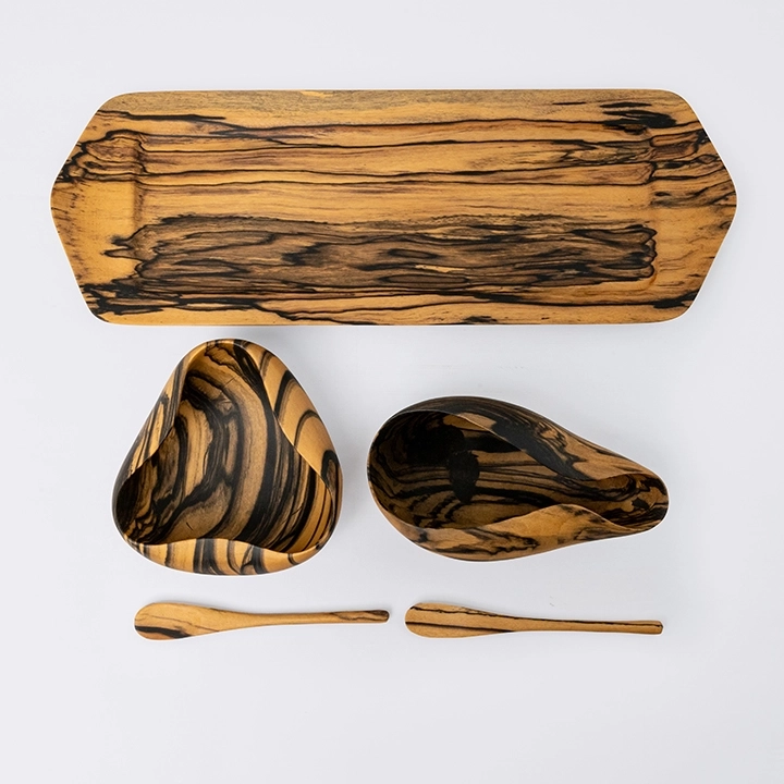 Studio picture of the the Bowls & matching Spoons