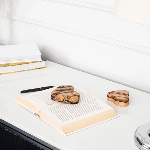 Picture in situ of the Paperweight - Design Heart