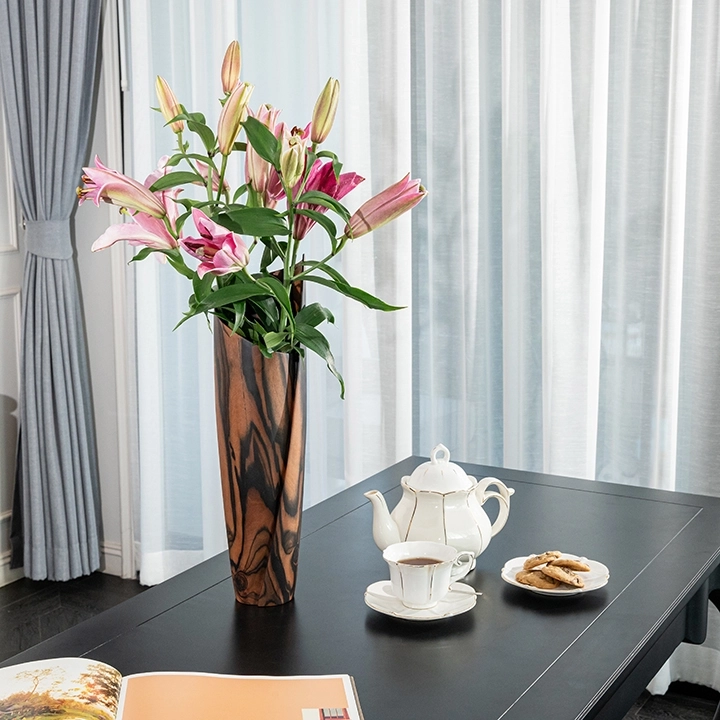 Rotating view highlighting the vase's features