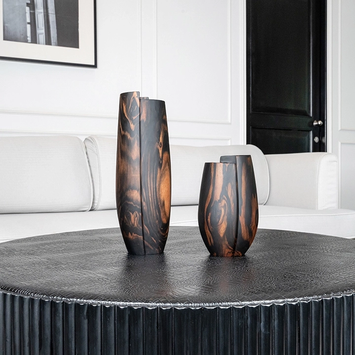 Rotating view highlighting the vase's features