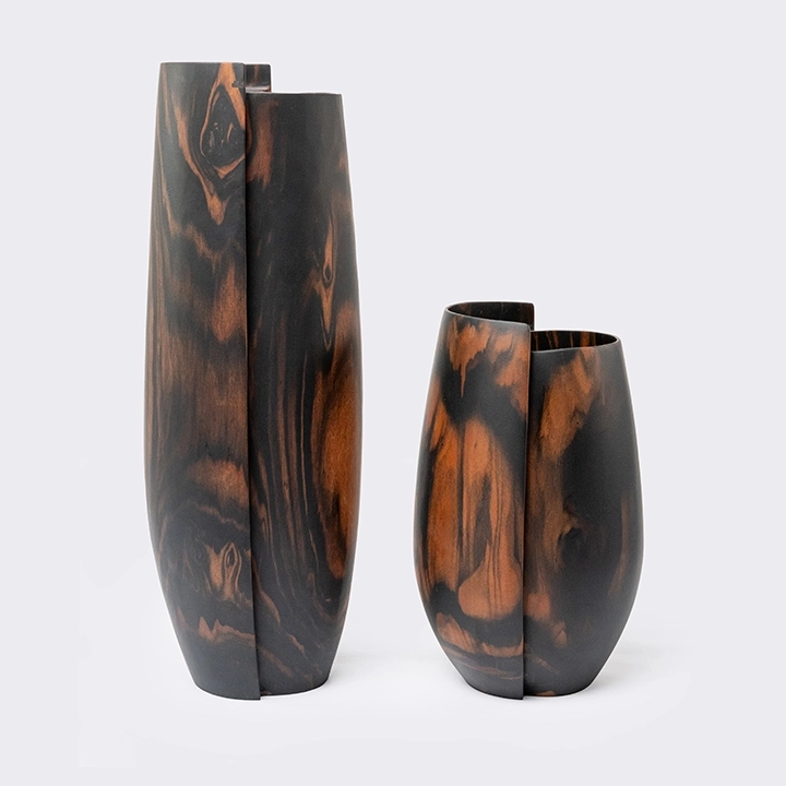 Rotating view highlighting the vase's features