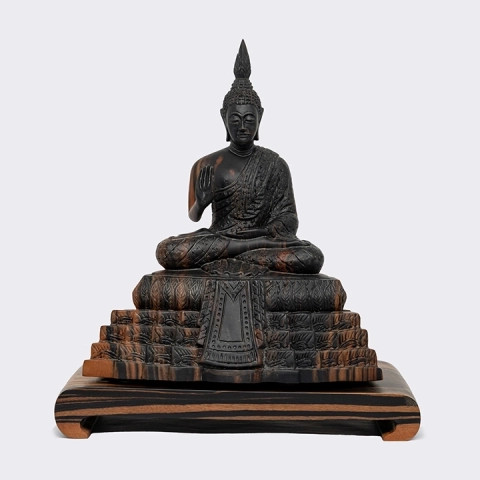 Studio picture of the Sitting Buddha 