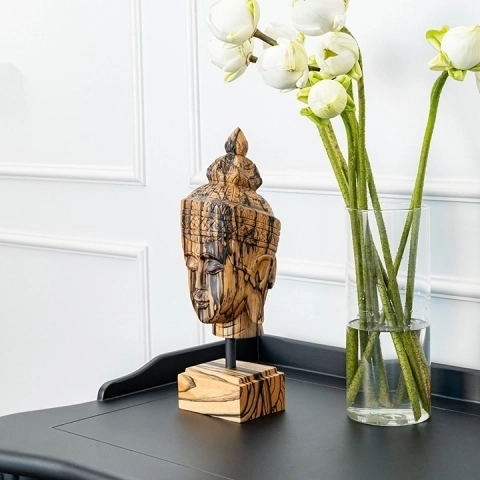 Picture in situ of the Groom Buddha