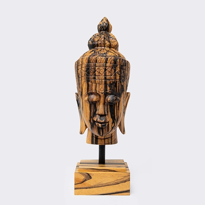 Rotating view highlighting the buddha sculpture's features