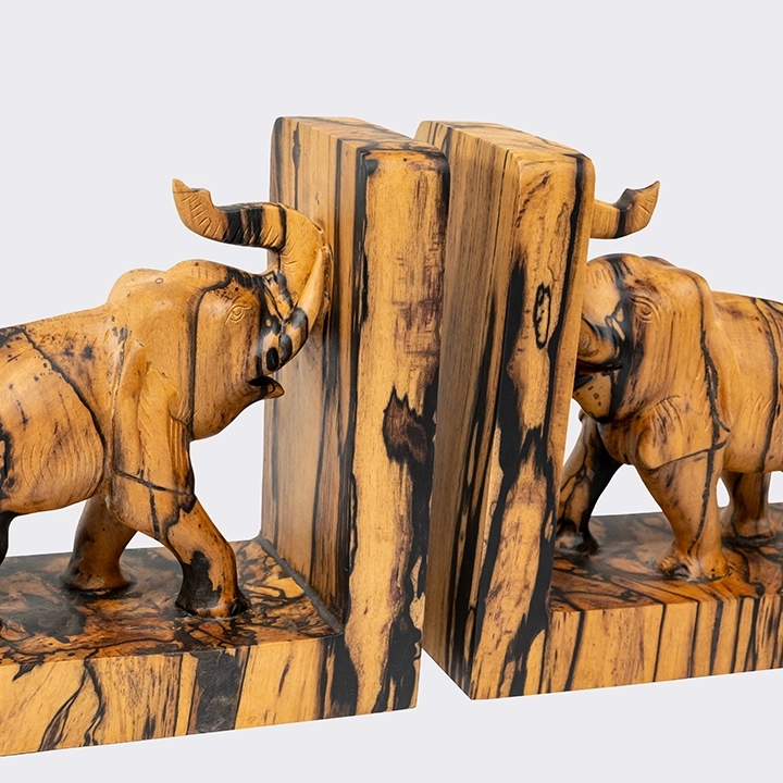 Detail picture of the  bookend