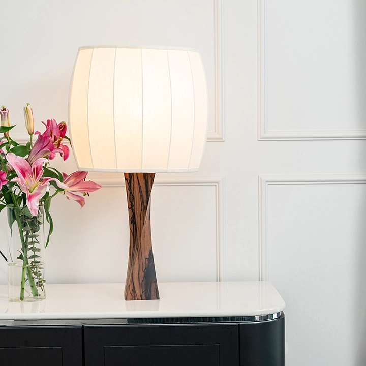 picture in situ of the table lampe