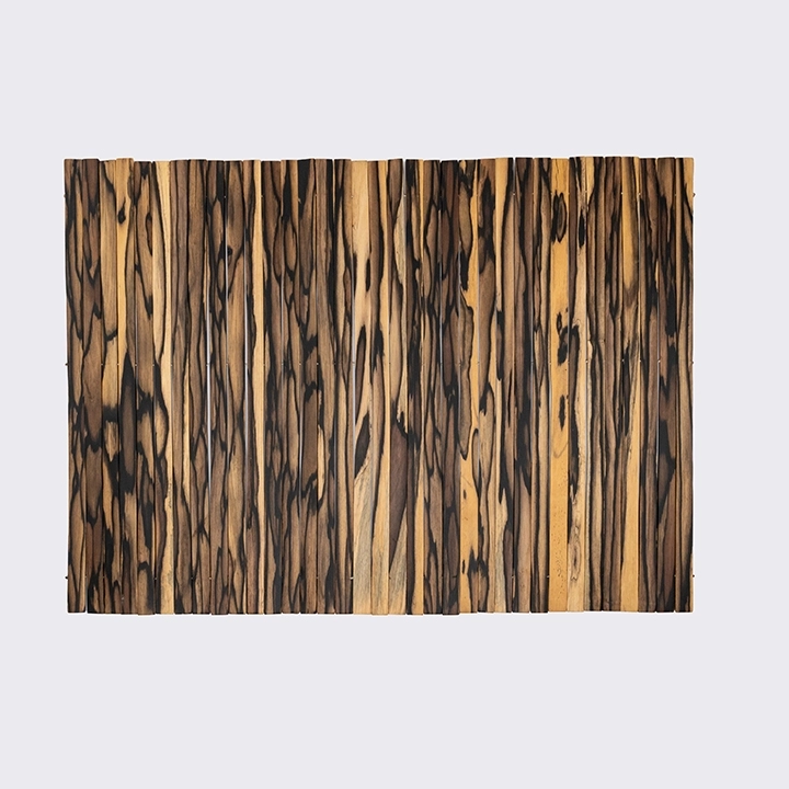 Studio picture of the slatted