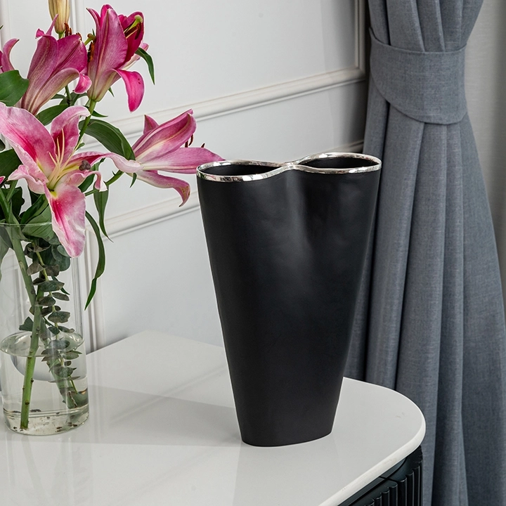 image showcasing the vase in use