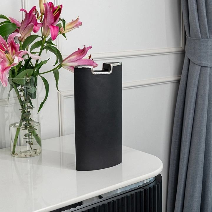 image showcasing the vase in use